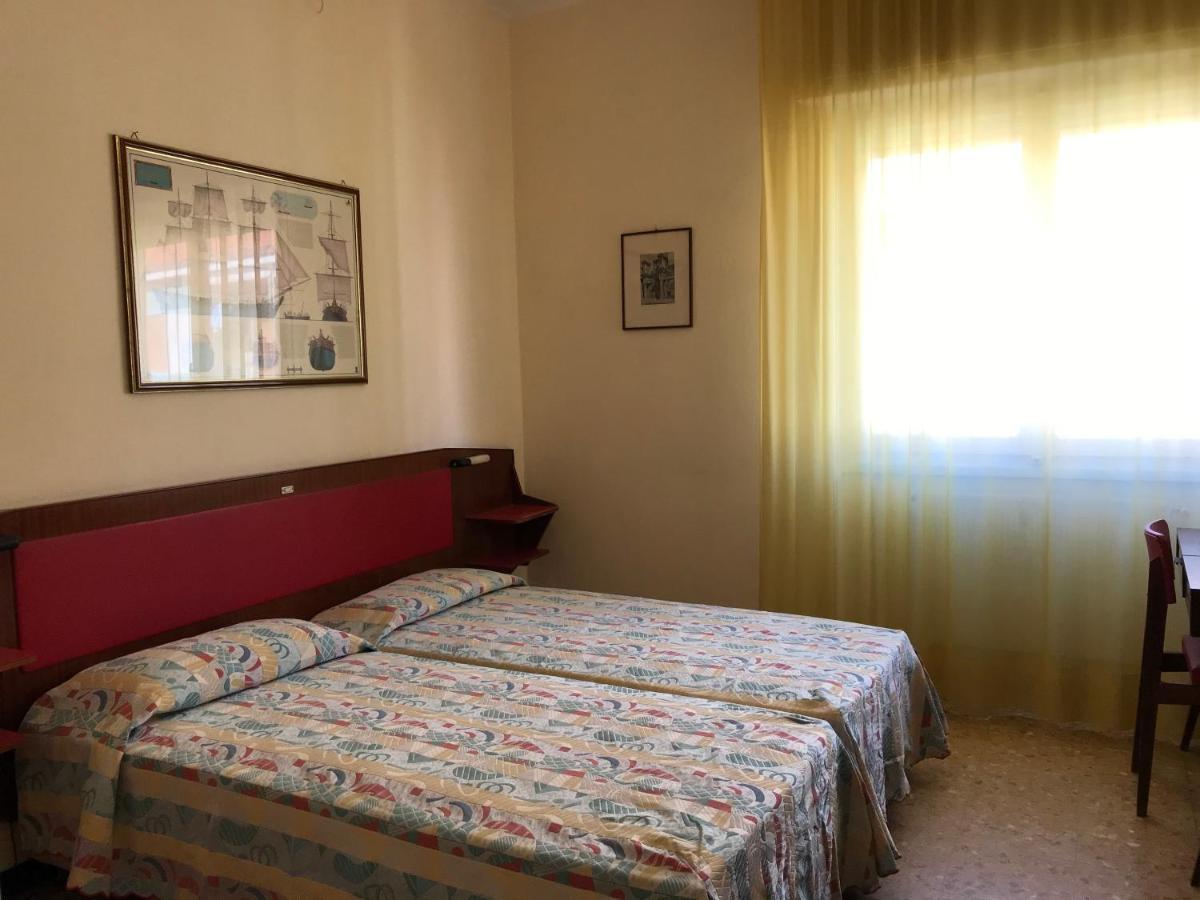 Hotel Robinia Imperia Luaran gambar