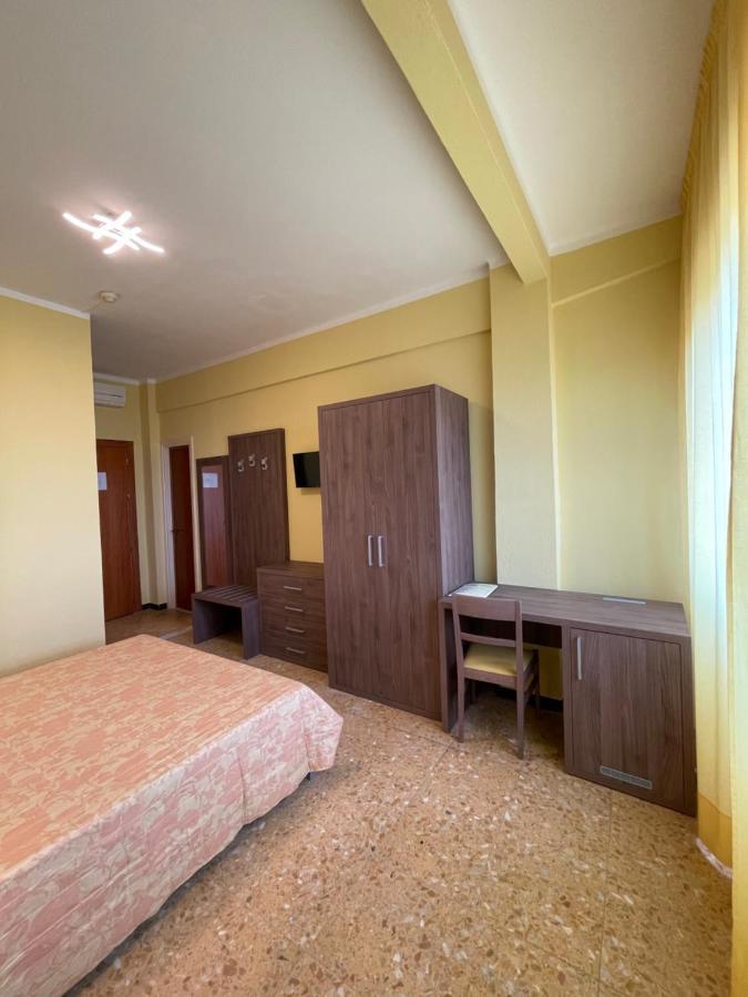 Hotel Robinia Imperia Luaran gambar