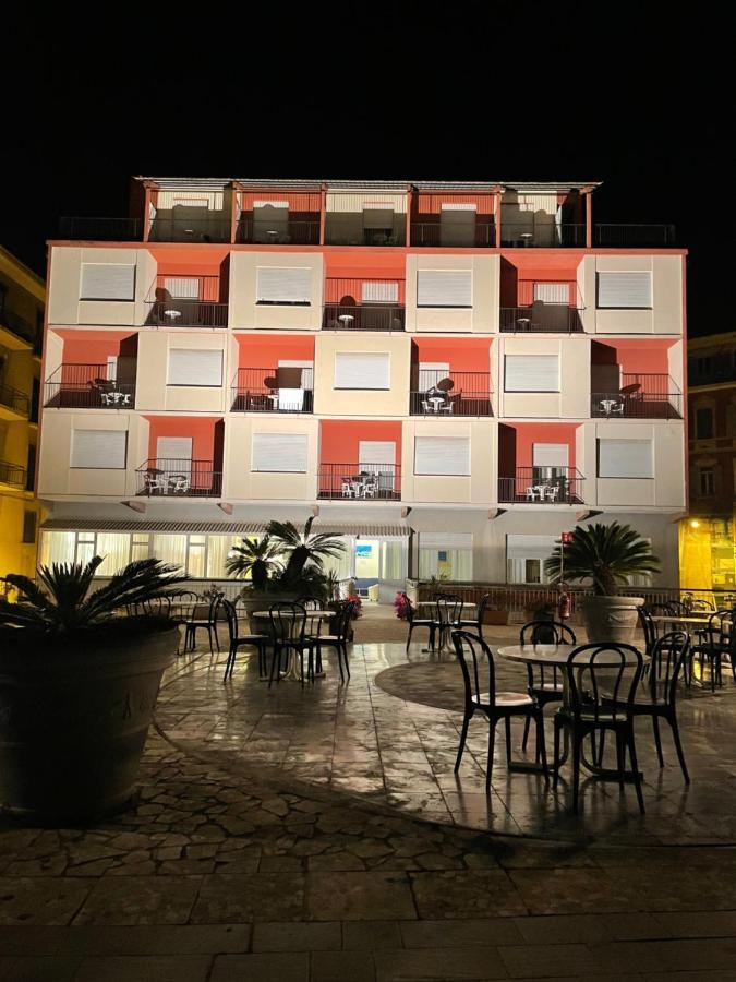 Hotel Robinia Imperia Luaran gambar