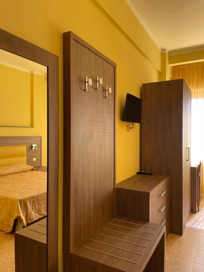 Hotel Robinia Imperia Luaran gambar