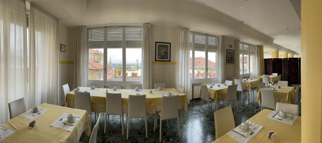 Hotel Robinia Imperia Luaran gambar