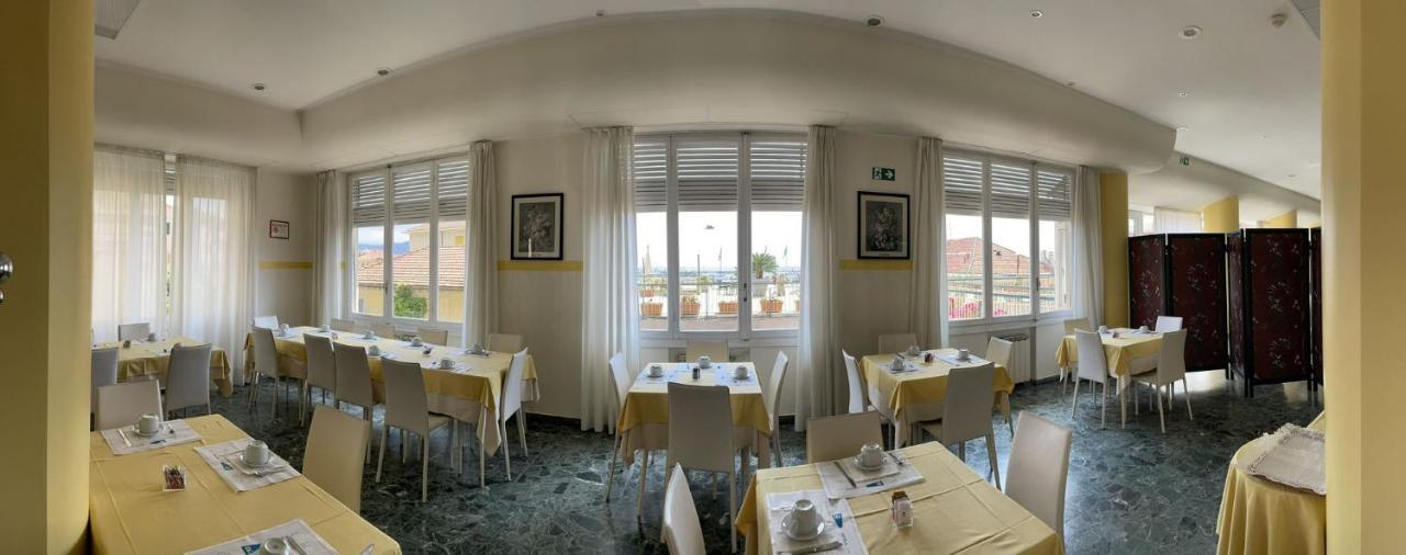 Hotel Robinia Imperia Luaran gambar