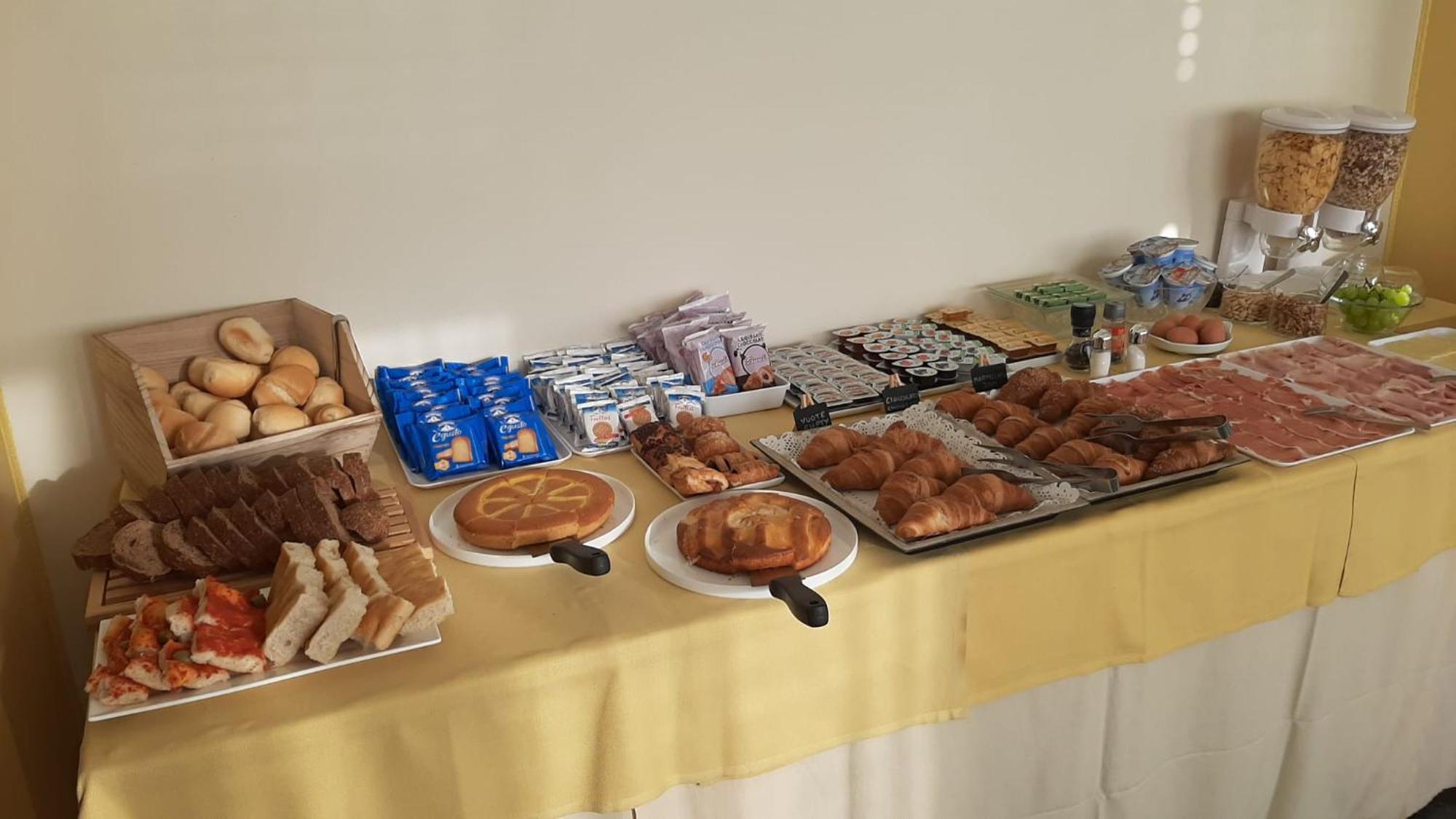 Hotel Robinia Imperia Luaran gambar