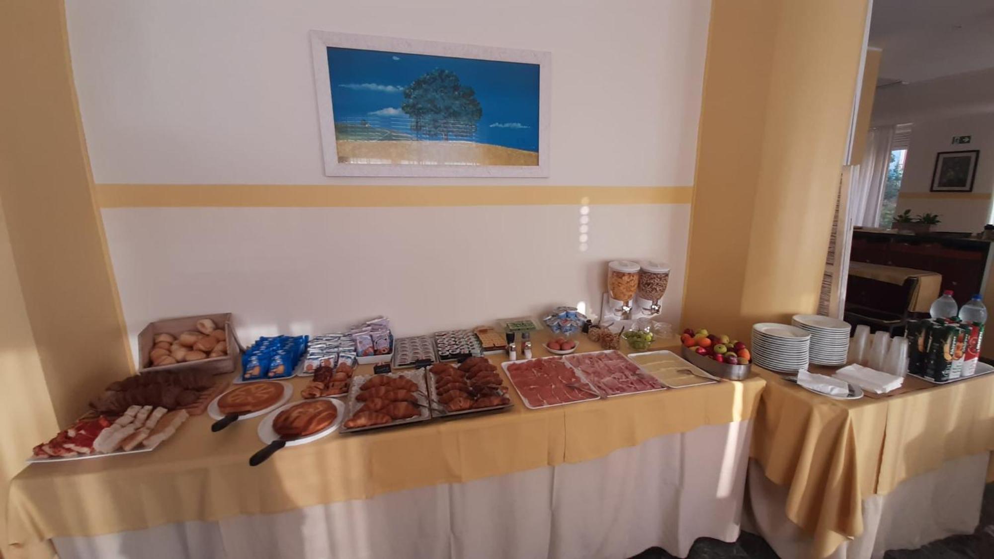 Hotel Robinia Imperia Luaran gambar