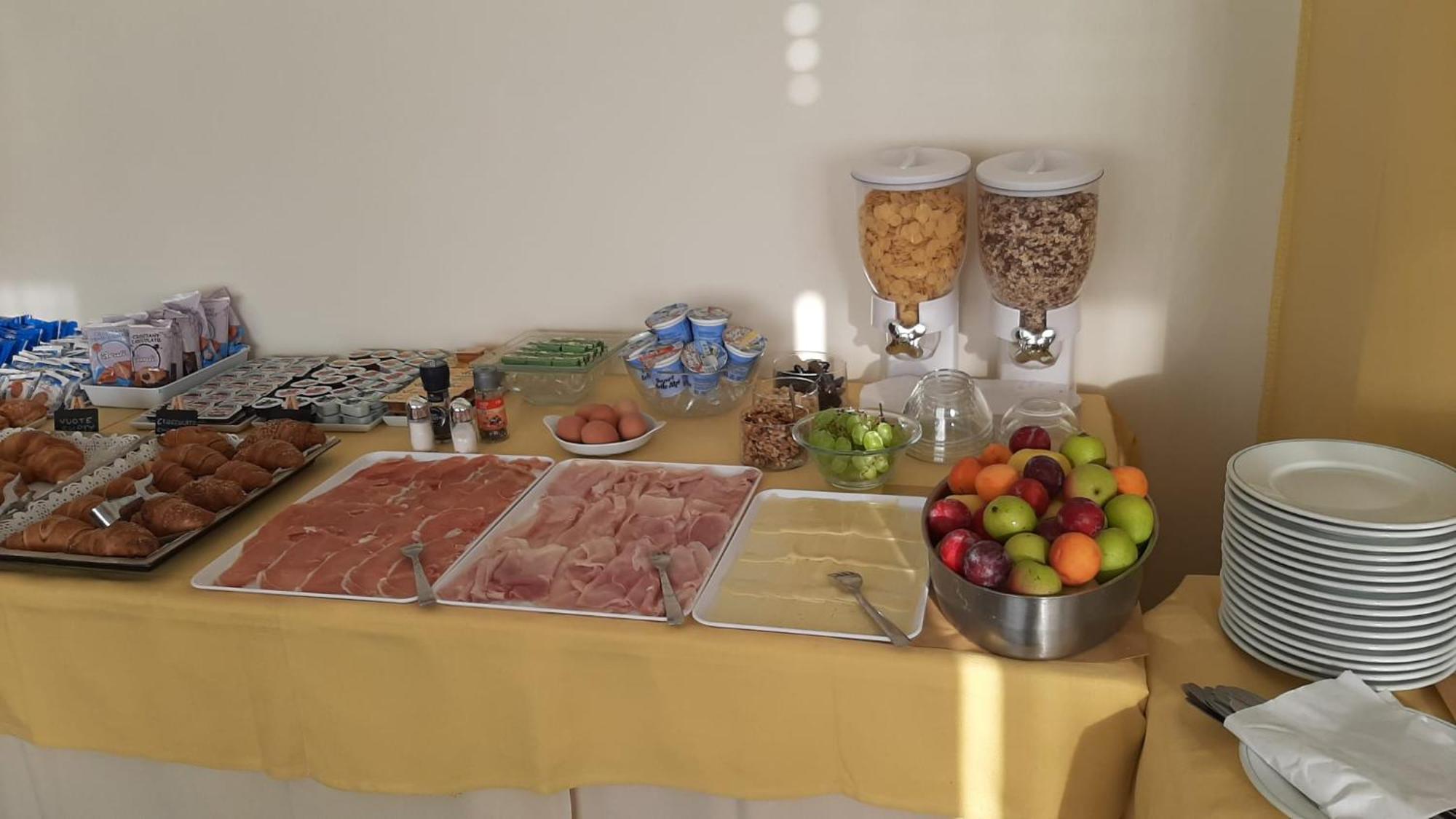 Hotel Robinia Imperia Luaran gambar