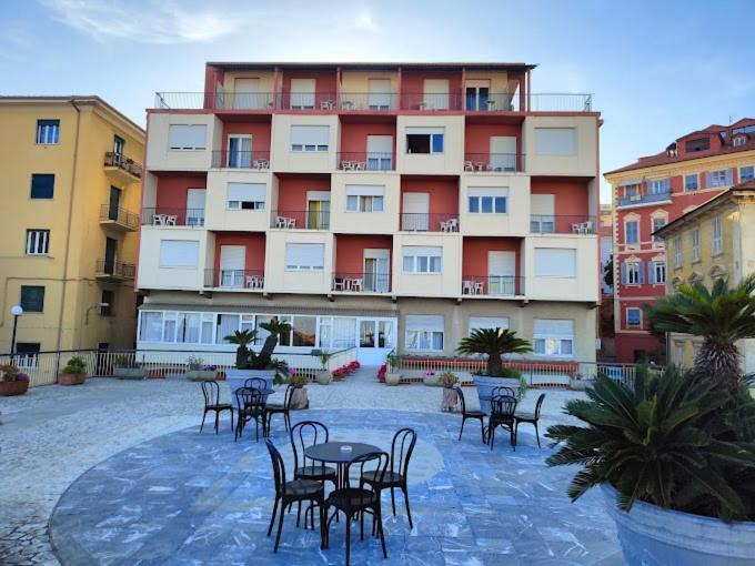 Hotel Robinia Imperia Luaran gambar