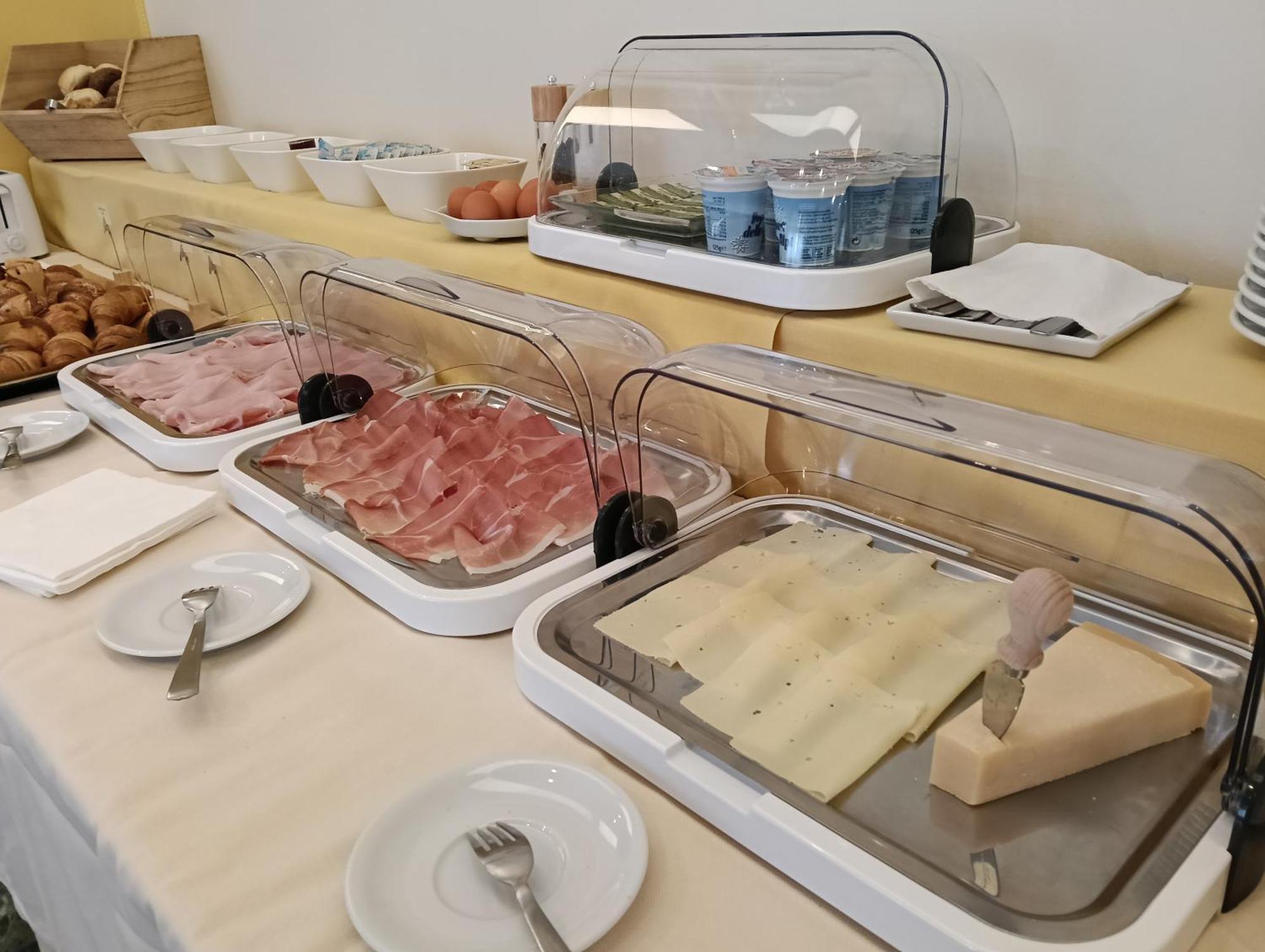 Hotel Robinia Imperia Luaran gambar
