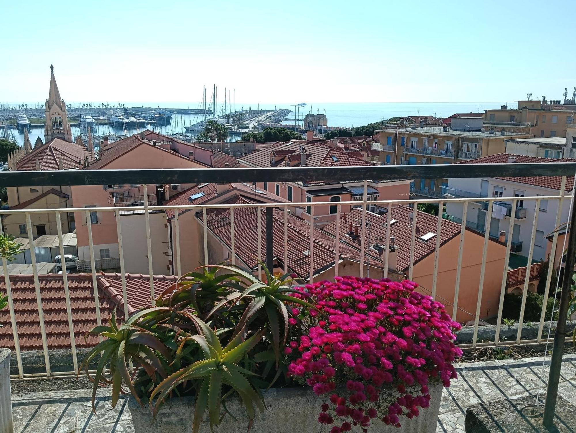 Hotel Robinia Imperia Luaran gambar