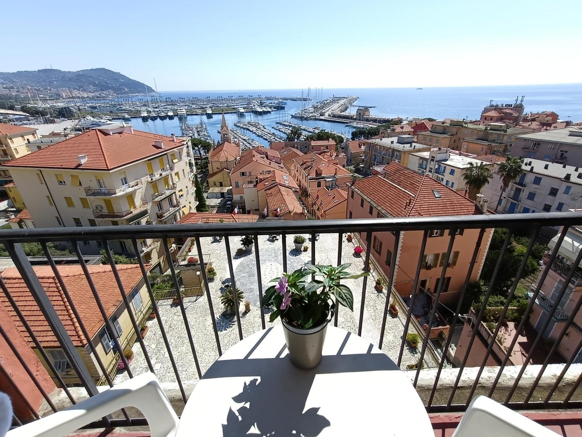 Hotel Robinia Imperia Luaran gambar
