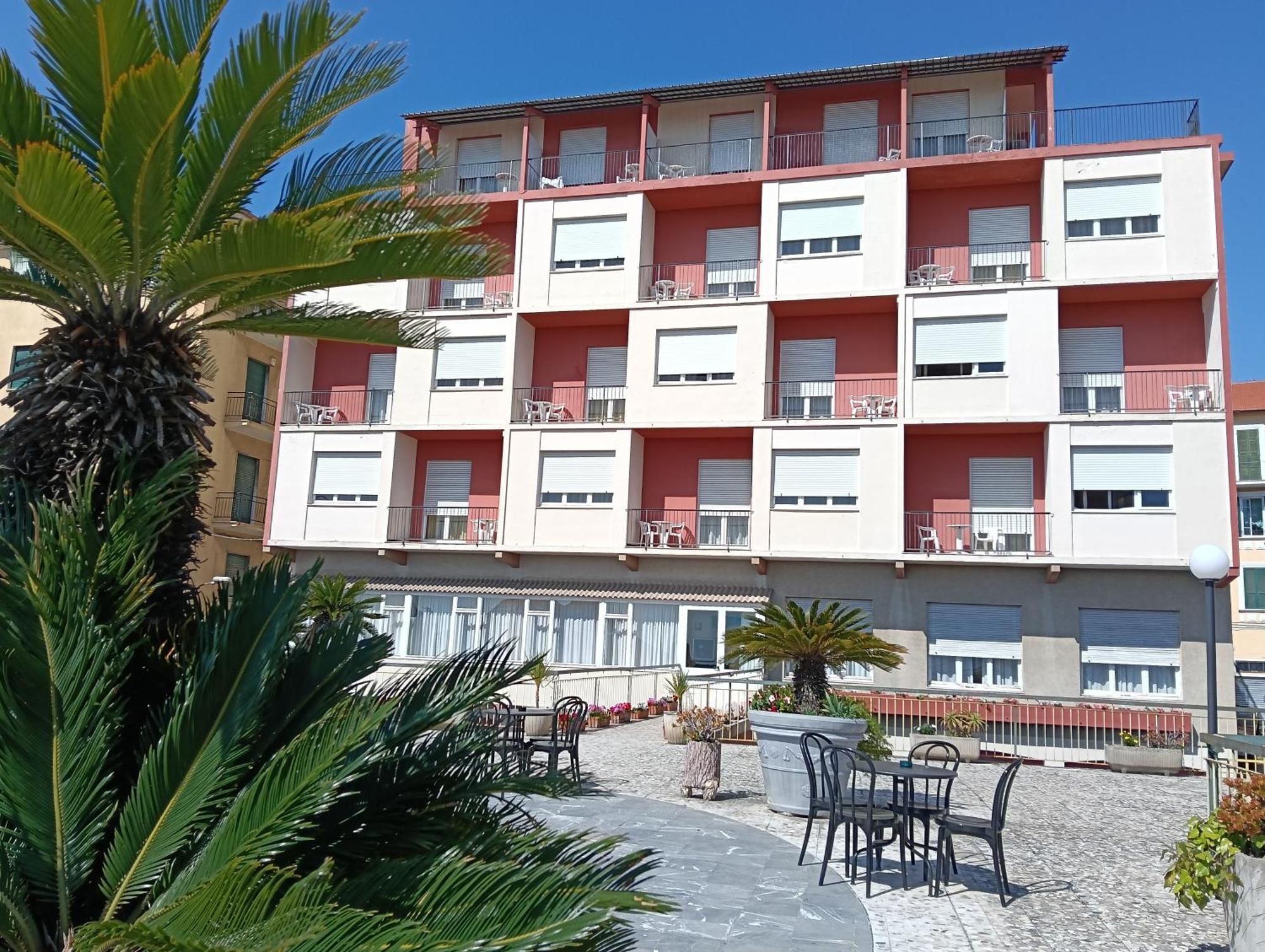 Hotel Robinia Imperia Luaran gambar