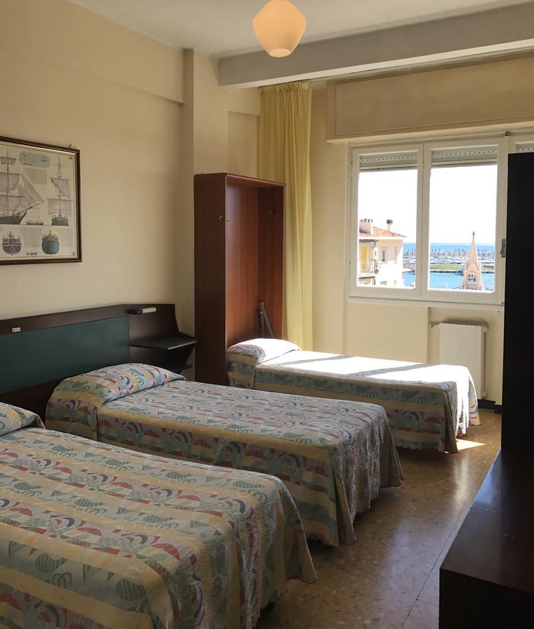 Hotel Robinia Imperia Luaran gambar