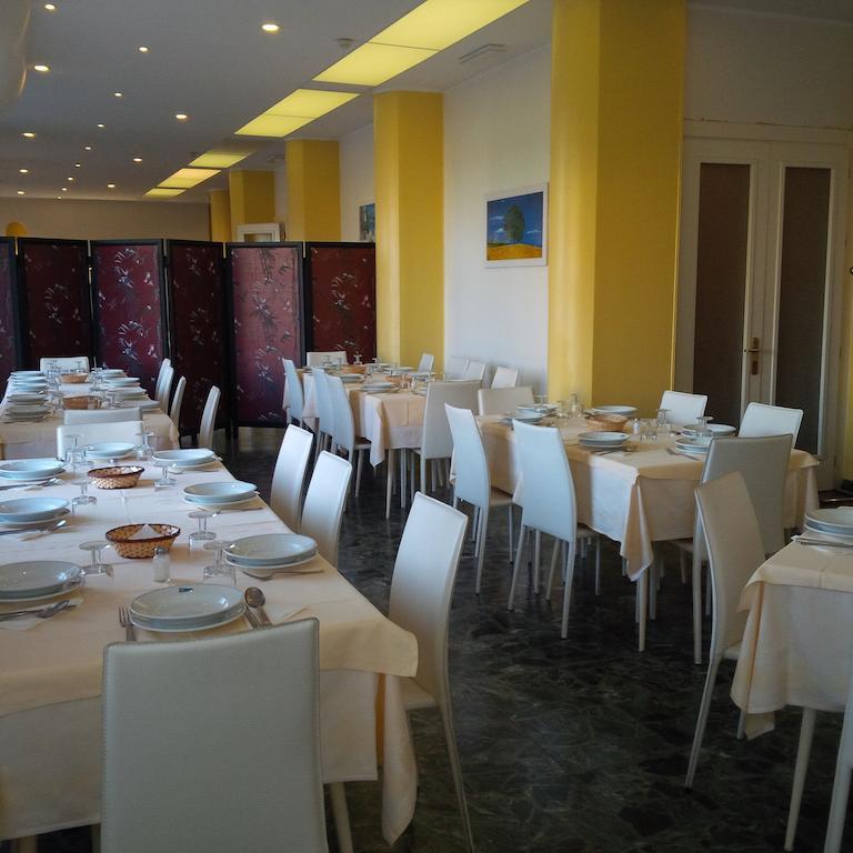 Hotel Robinia Imperia Luaran gambar