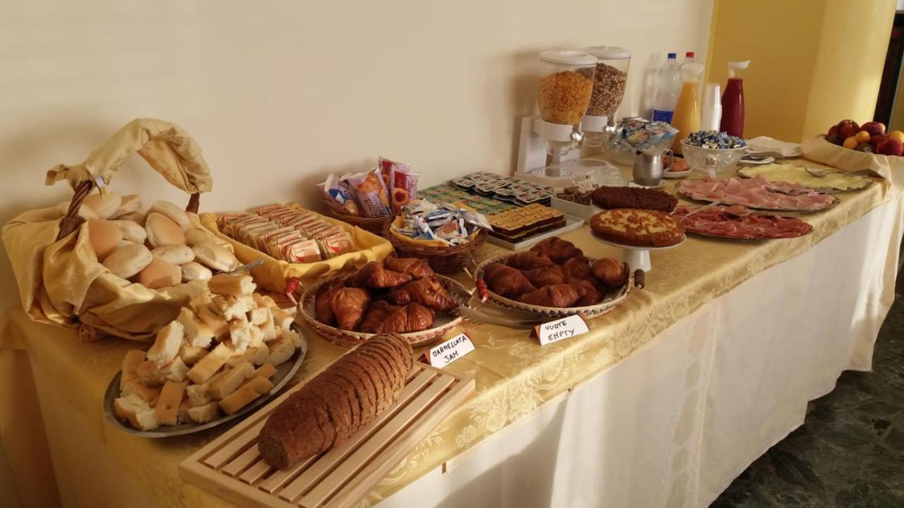 Hotel Robinia Imperia Luaran gambar