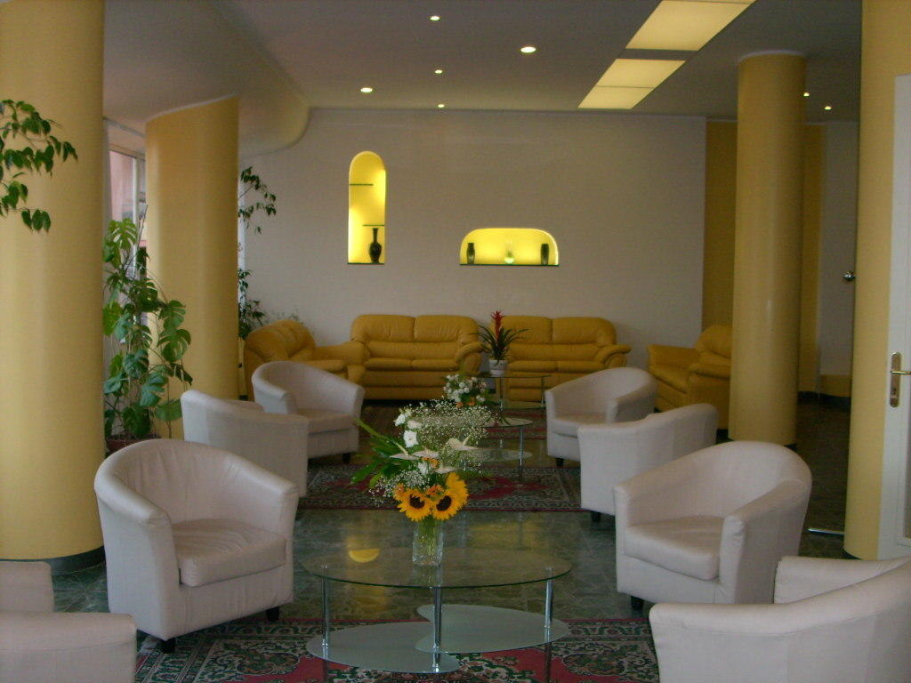 Hotel Robinia Imperia Luaran gambar