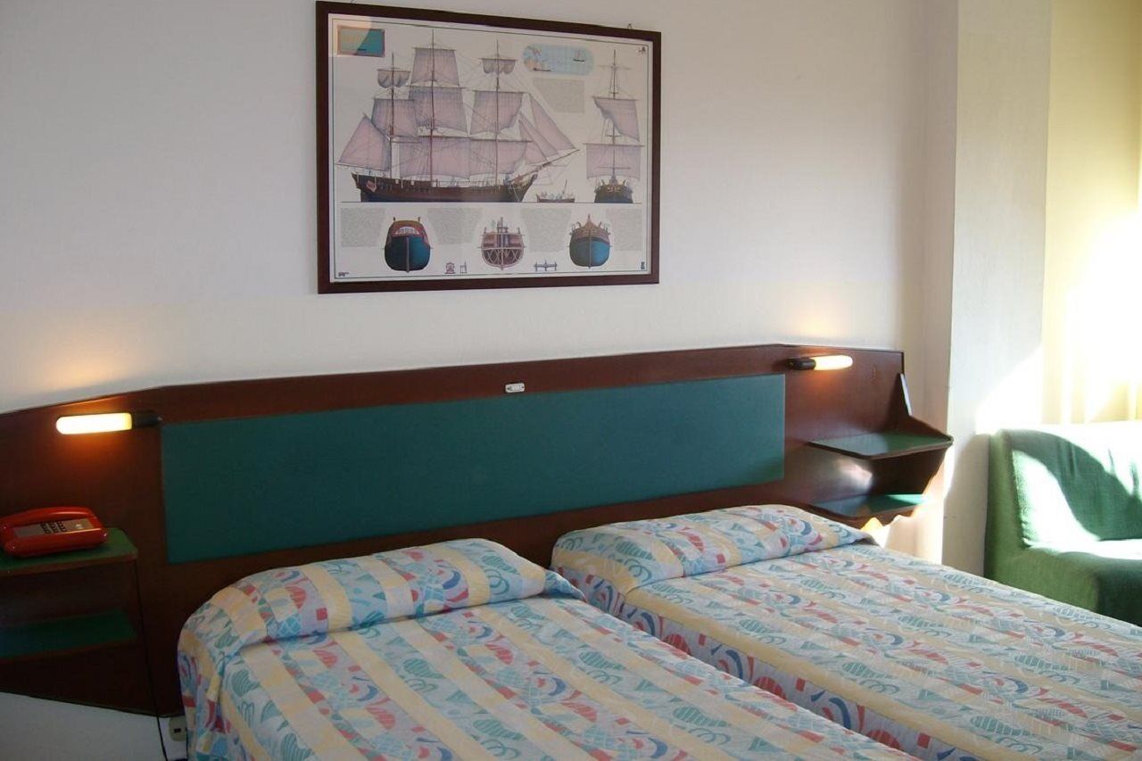Hotel Robinia Imperia Luaran gambar